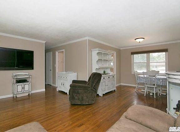 3rd image of 151 Wagon Ln