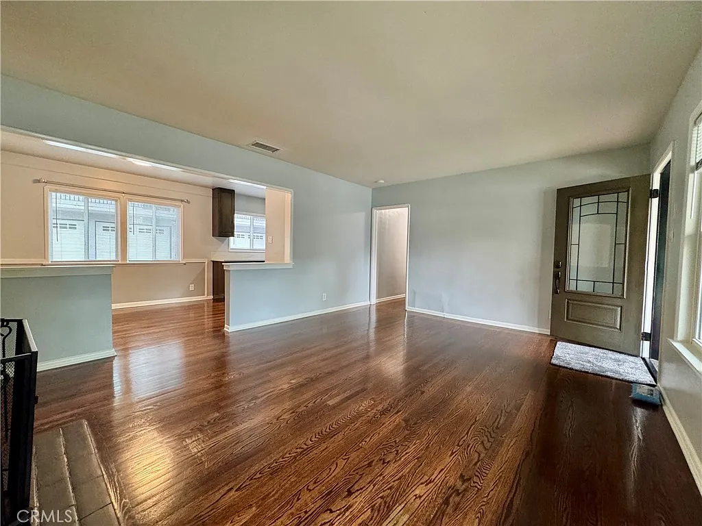 2 bed, 1076 sqft, $3,800 — Photo 4
