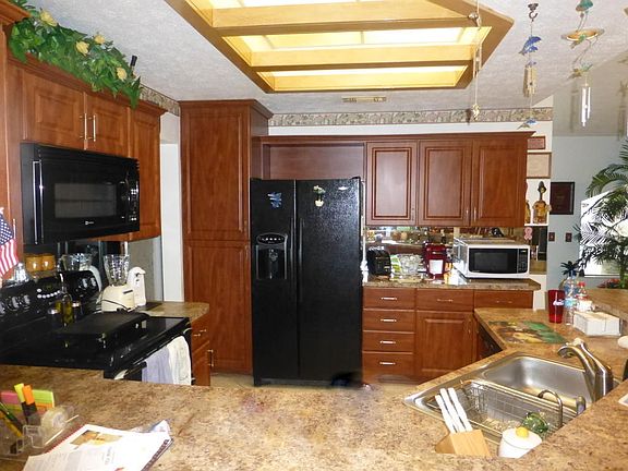 5th image of 762 SE Fallon Dr
