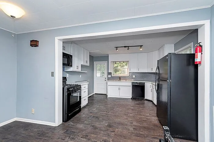 5875 N Keystone Ave — Photo 11