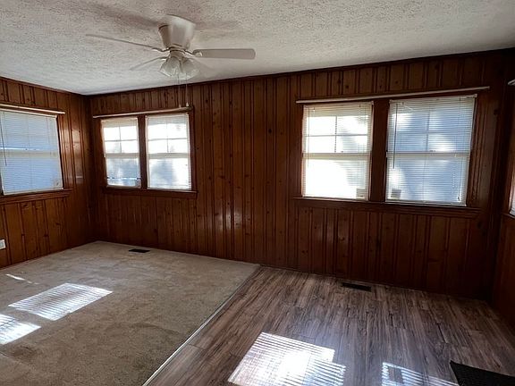 5th image of 260 E 25th St