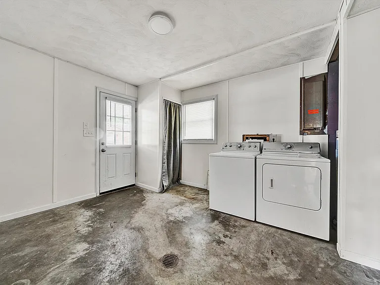 7507 Bent Mountain Rd — Photo 15