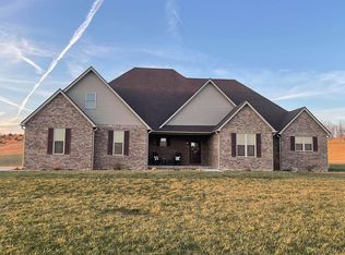 352 Windy Pointe Dr, West Liberty, KY 41472