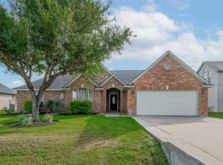 9631 Highland Pointe Dr, Needville, TX 77461