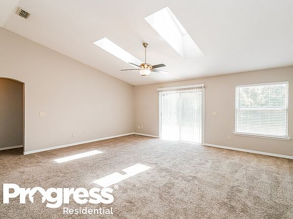 4th image of 1725 Glen Laurel Dr