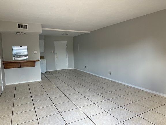 3rd image of 2501 Sunburst Dr APT A