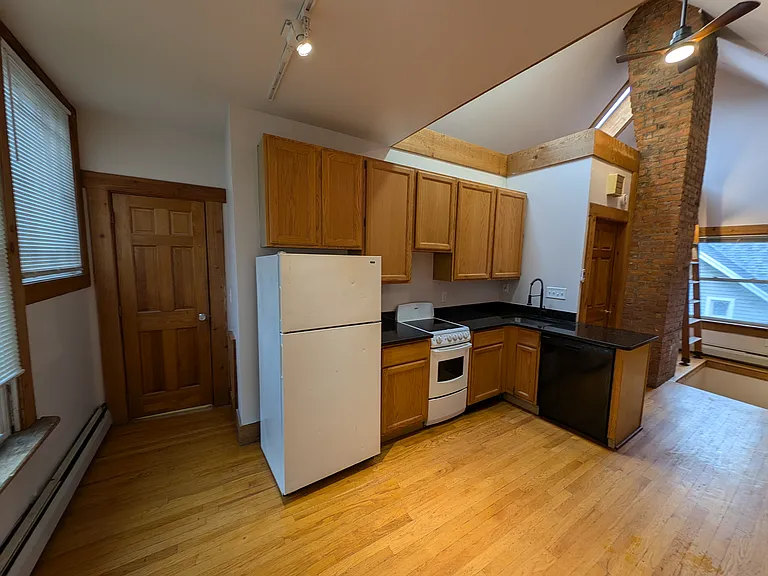 11 Thayer St #3 — Photo 5
