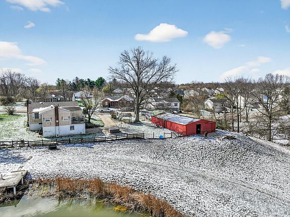 3rd image of 2468 Meyer Rd