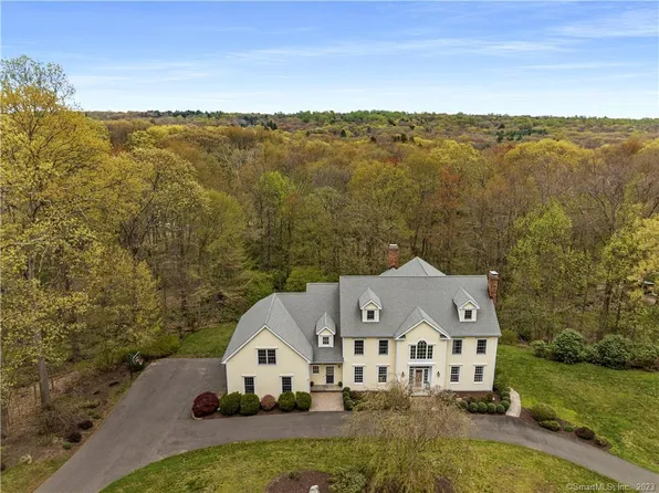11 Davis Road, Woodbridge, CT 06525