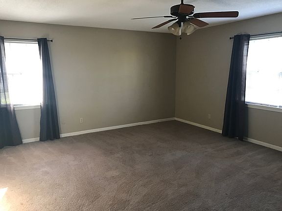 4th image of 4107 Moores Ln