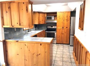 8330 SW 39th Ct, Davie, FL 33328