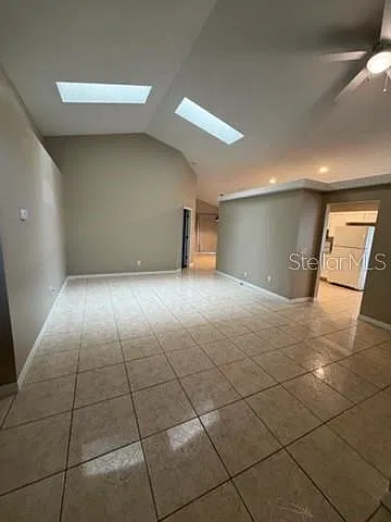 3 bed, 2.0 bath, 1511 sqft, $2,000 — Photo 3