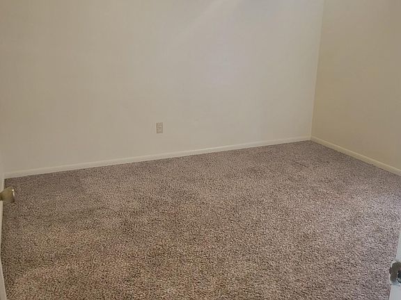 5th image of 1000 Summer Court Cir APT B