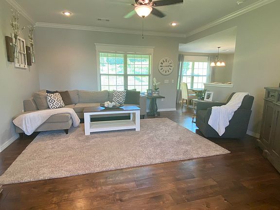 4th image of 275 Crestwood Ln