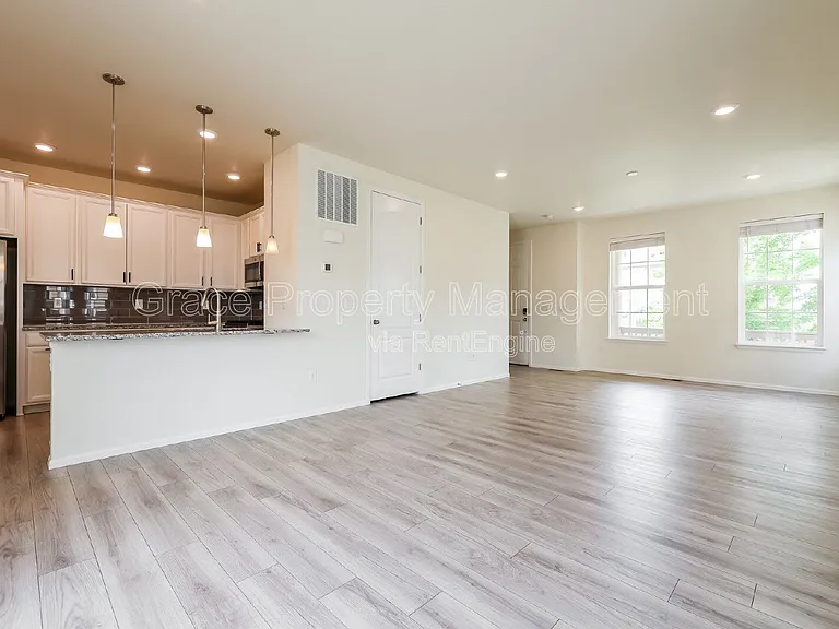 17626 Olive St — Photo 3