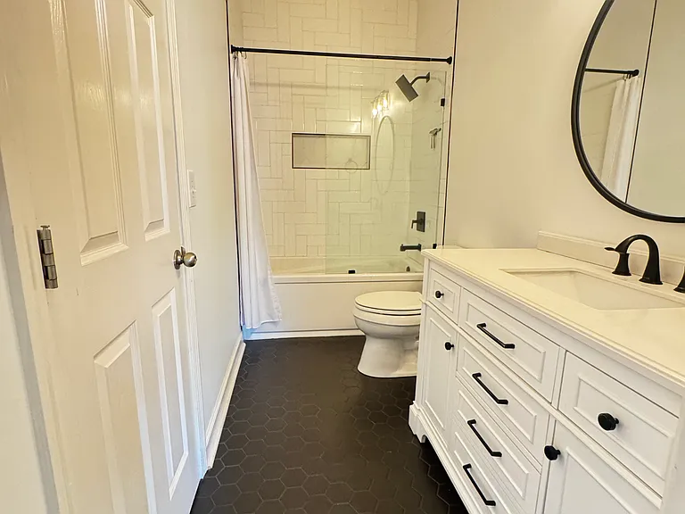 2304 Elliott Ave #103 — Photo 17