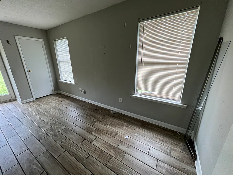 552 Timber Ridge Ct — Photo 4