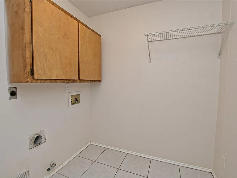1705 Laurel Ln — Photo 15