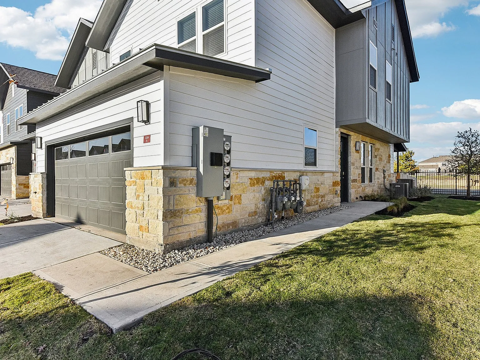 Lone Oak Homes — Photo 3