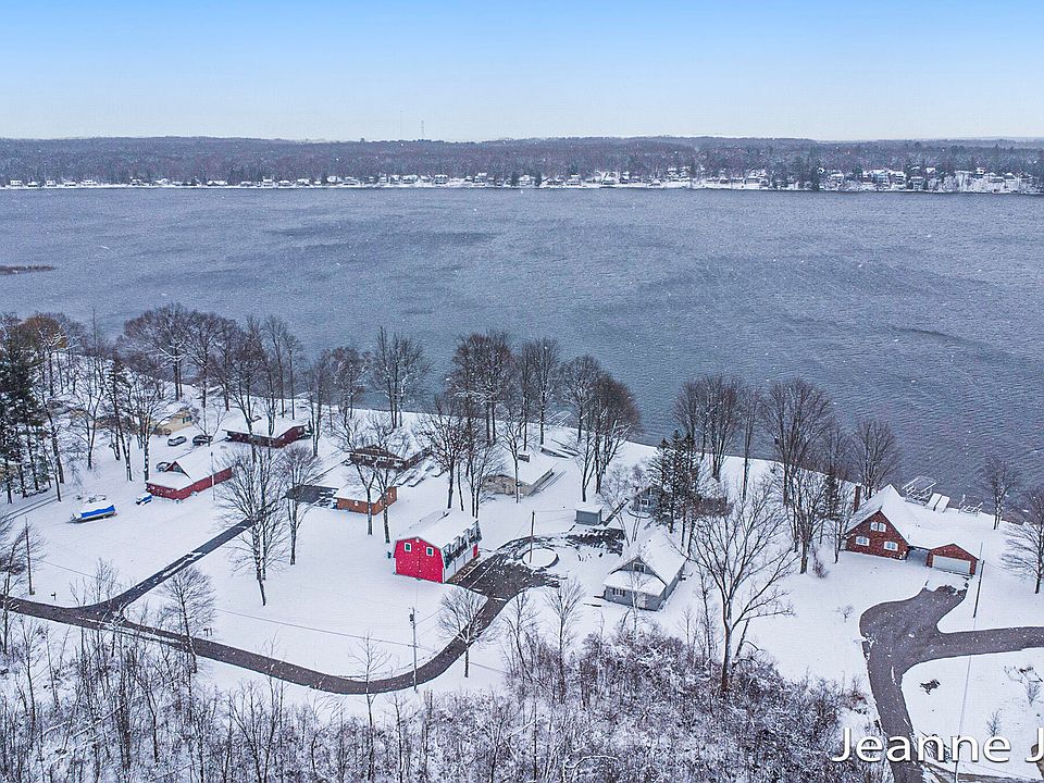2565 W Bay Dr, Sand Lake, MI 49343 Zillow