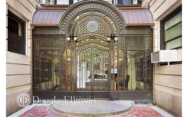 Sold by Douglas Elliman | media 19