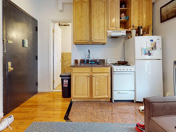 3rd image of 104 2nd Ave APT 1B