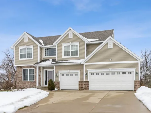 2044 Glen Oaks Rdg, Coralville, IA 52241