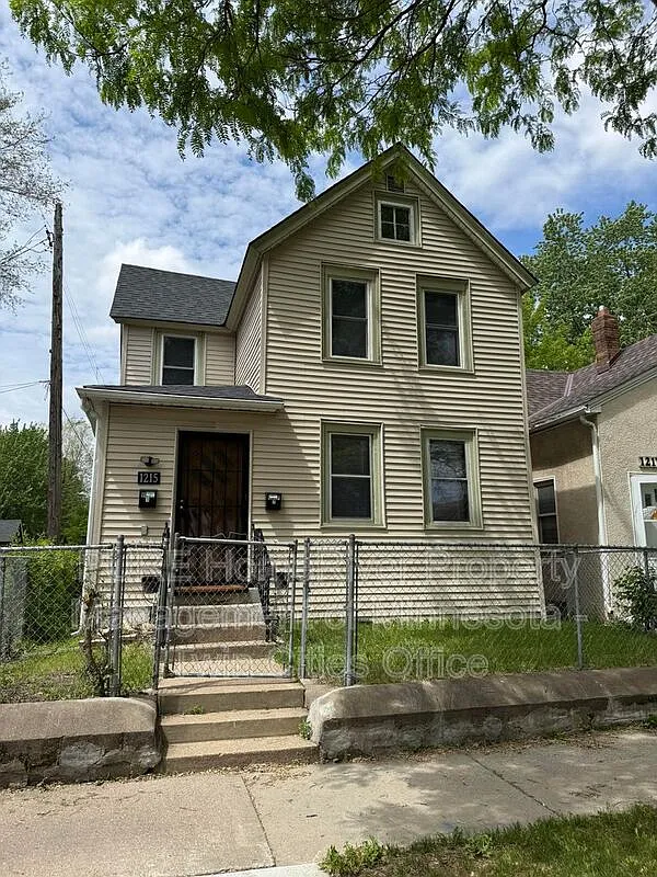 2 bed, 1.0 bath, 725 sqft, $1,399 — Photo 1