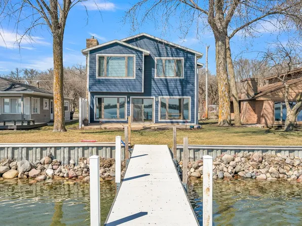 2209 Lakeshore Dr, Milford, IA 51351