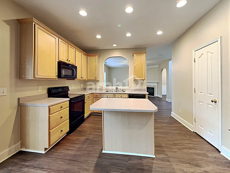 5617 Enoree Ln — Photo 4