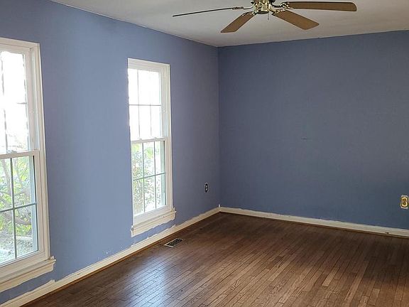 4th image of 9946 Hemlock Woods Ln