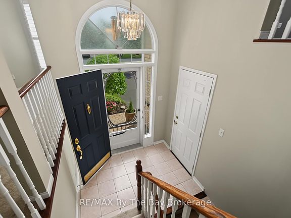 5th image of 12 Goldsmith Pl