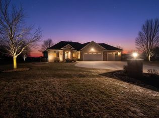 2660 Whitegate Trl, De Pere, WI 54115