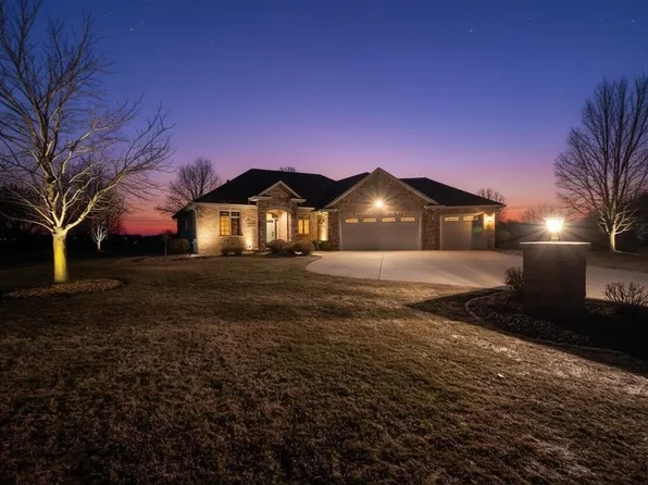 2660 Whitegate Trl, De Pere, WI 54115