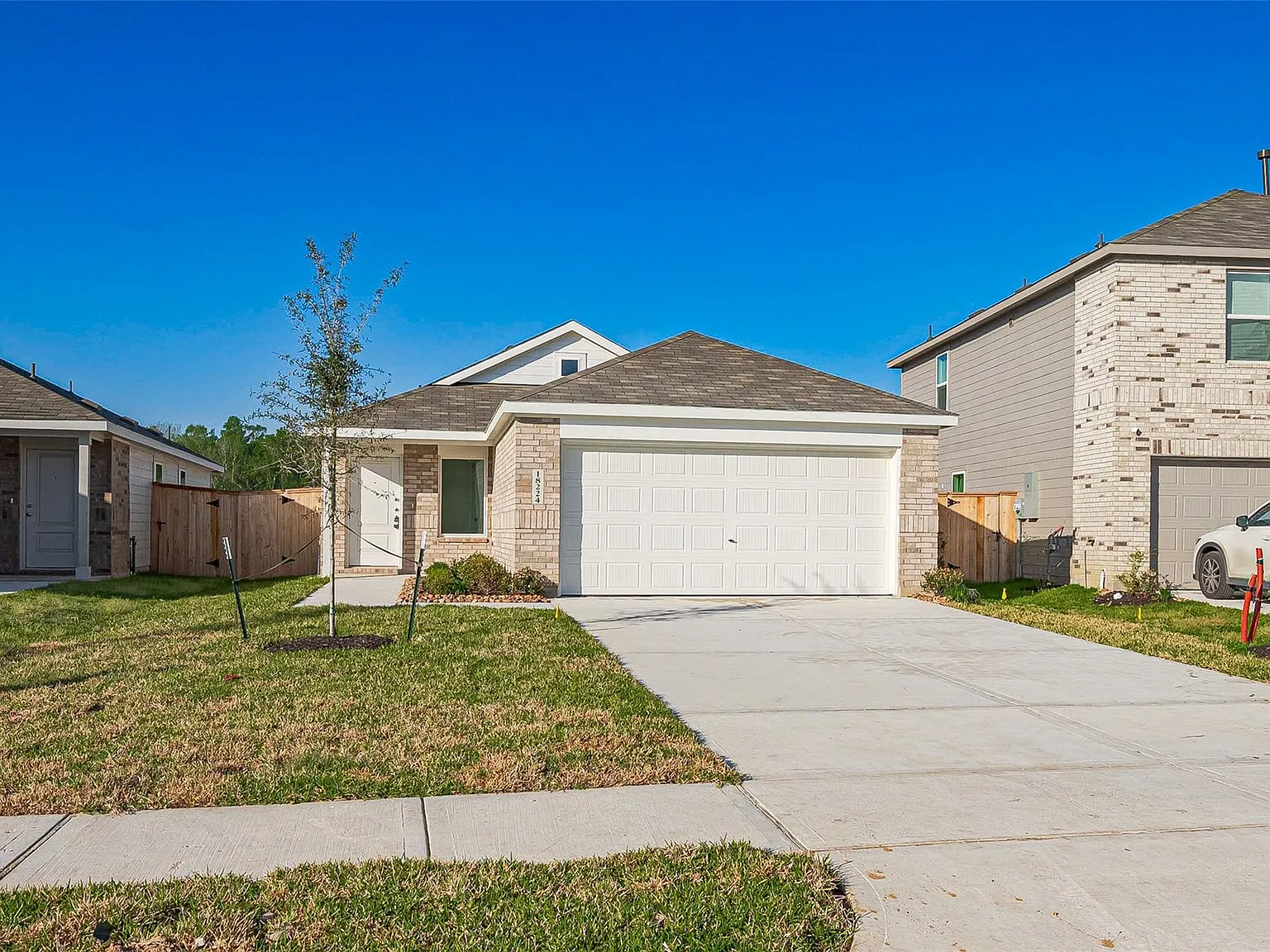 3 bed, 2.0 bath, 1400 sqft, $1,795 — Photo 2