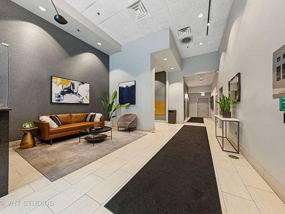 2nd image of 400 W Ontario St APT 706