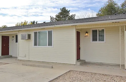 1806 Sunset Ave Photo 1