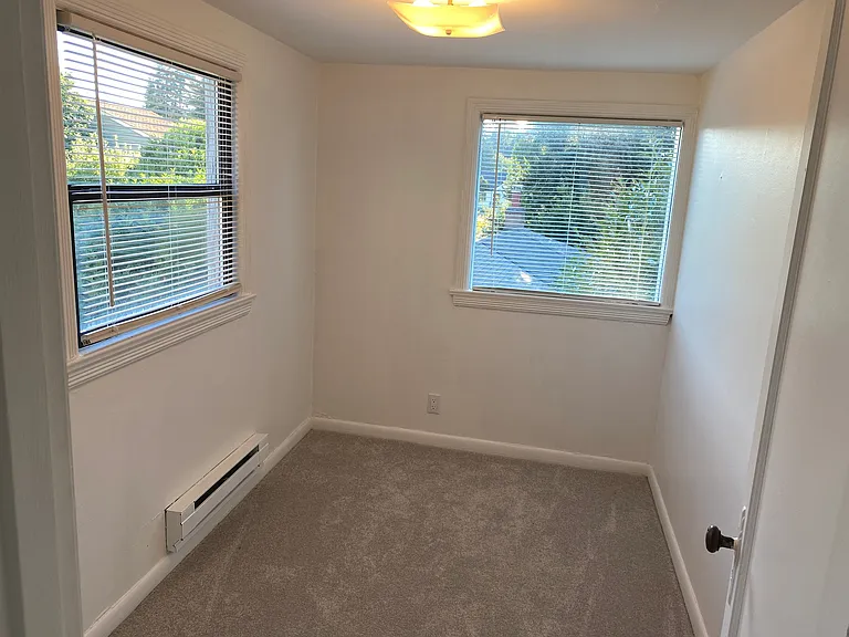 Small bedroom or office space