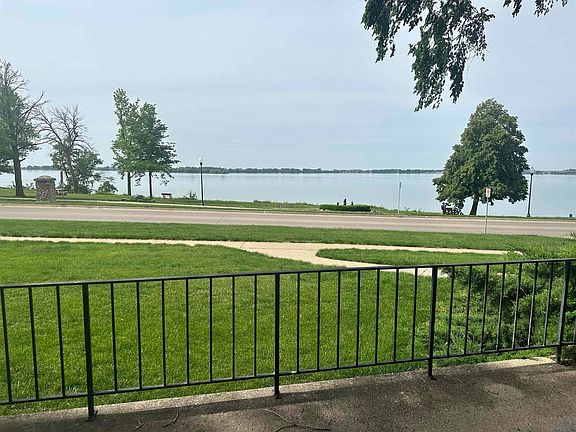 2nd image of 209 E Lakeshore Dr APT 2