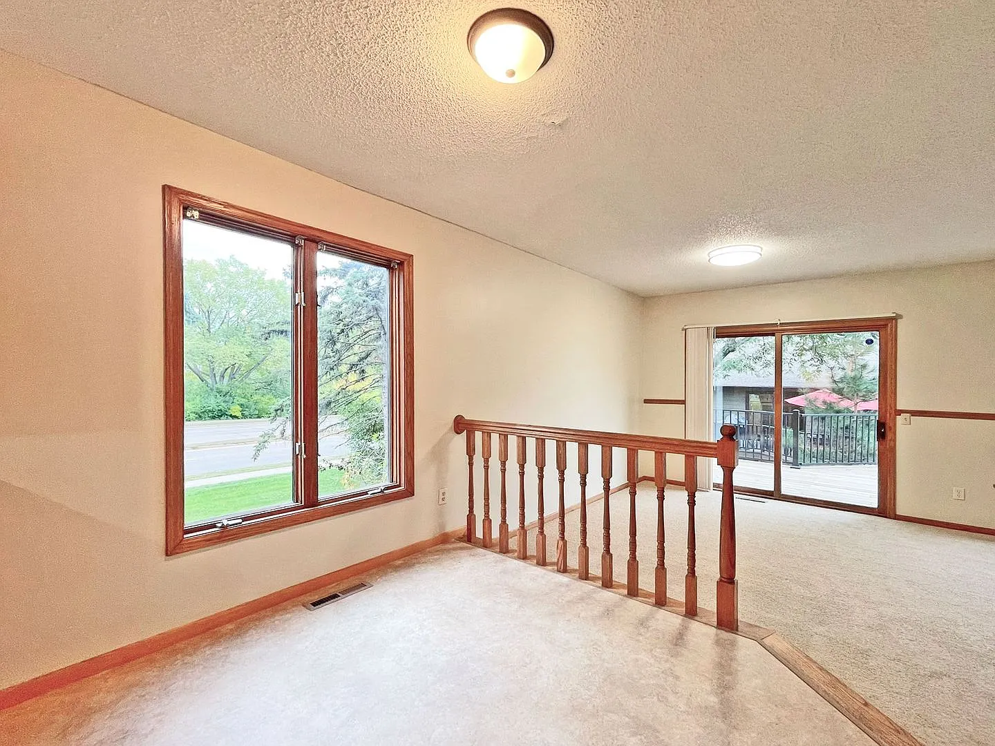Big Beautiful End Unit Townhome, Fireplace, Vaulted Primary Suite, 2nd Primary Suite Lower Level,... — Photo 3