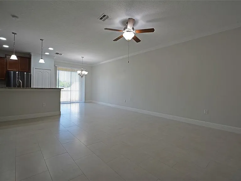 11925 Greengate Dr — Photo 6
