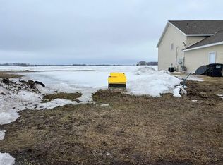 142 Erin Ct, Nicollet, MN 56074