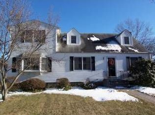 226 Melville Rd, Farmingdale, NY 11735