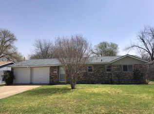 825 SW Sundown Trl, Burleson, TX 76028