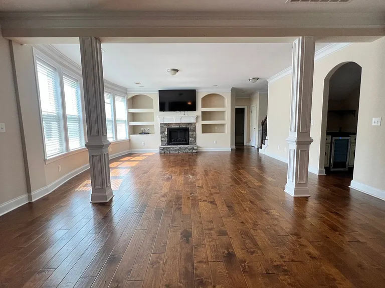 327 Clearwater Ln — Photo 12