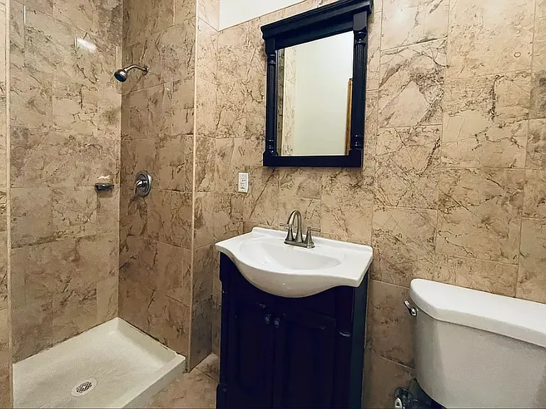 497 Park Pl #1 — Photo 6