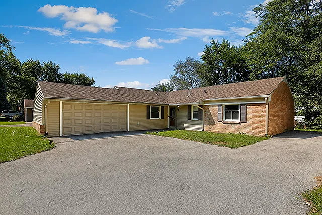 105 Kingston Rd photo 1