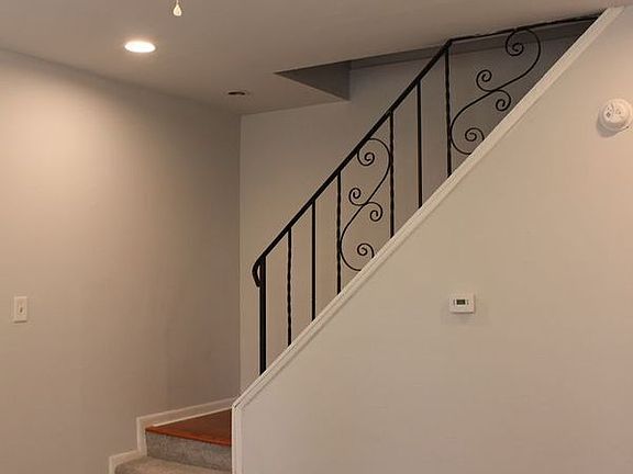 3rd image of 530 N Douglas St