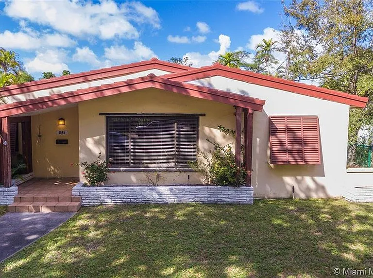 1545 Mantua Ave — Photo 15