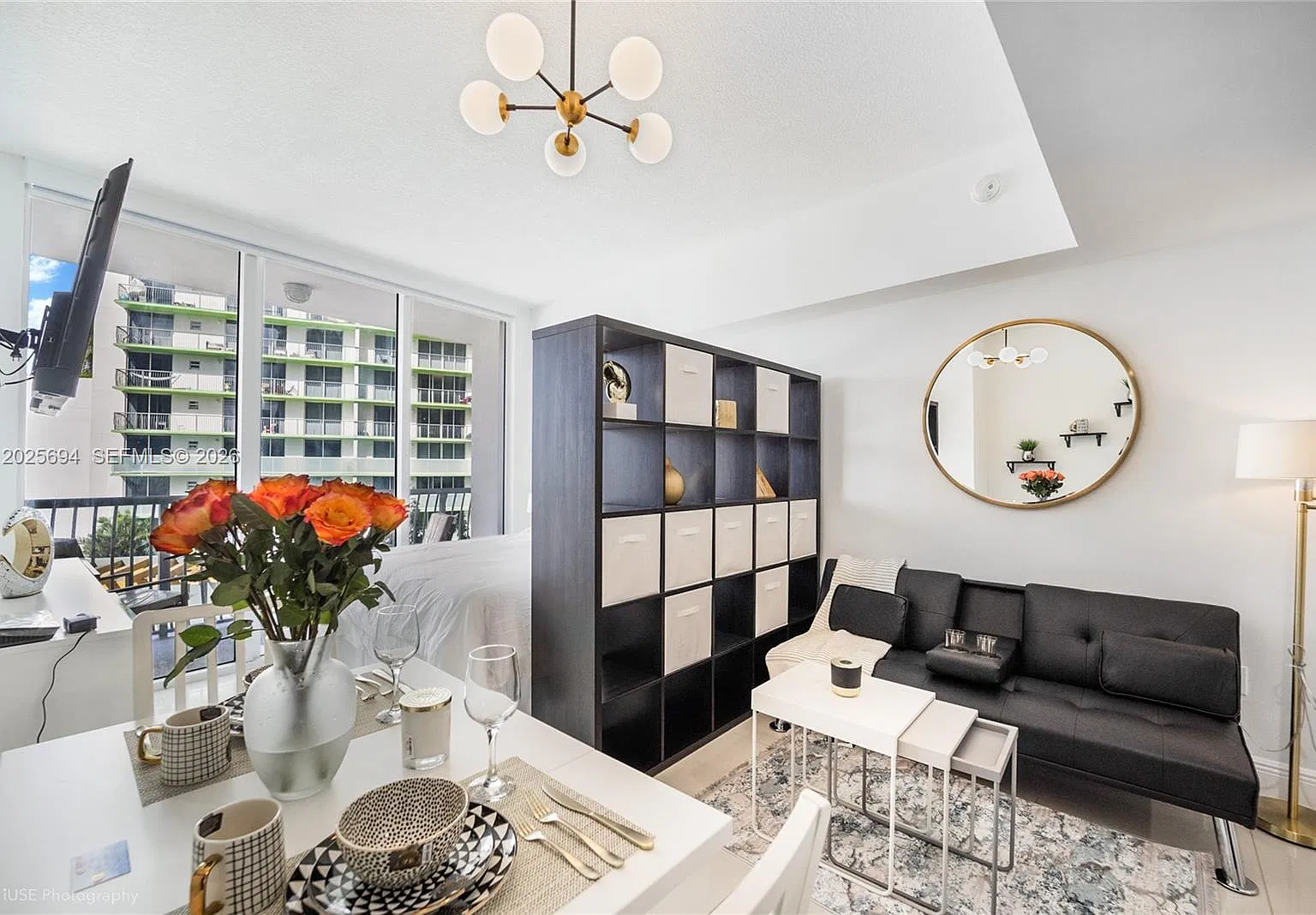 Opera Tower Condo — Photo 2